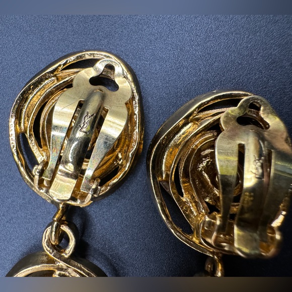 ❗️FINAL PRICE❗️LOT 913 18K gold plated Yves Saint Laurent vintage clip on - Picture 8 of 10